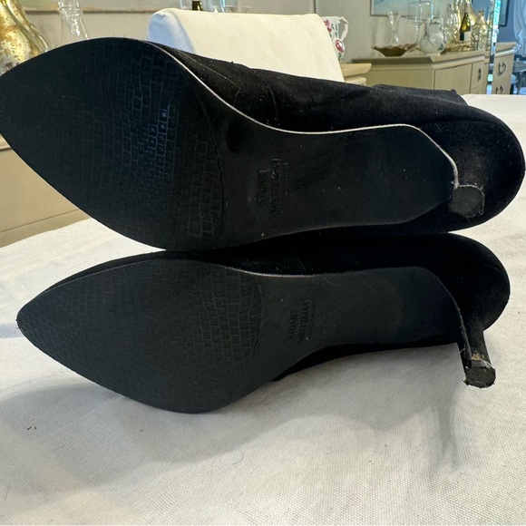 Stuart Weitzman suede over the knee lace up boot-made in SPAIN - Picture 4 of 5